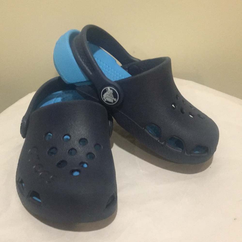 Like New! Crocs unisex kids duet slip on clog shoe sandals w/ back strap size 7